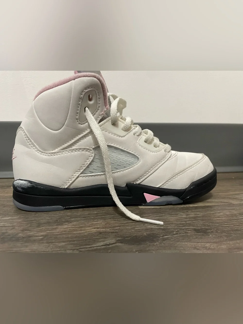 Jordan 5 retro White & Pink kids (girls) High-Top Sneakers size 2.5
